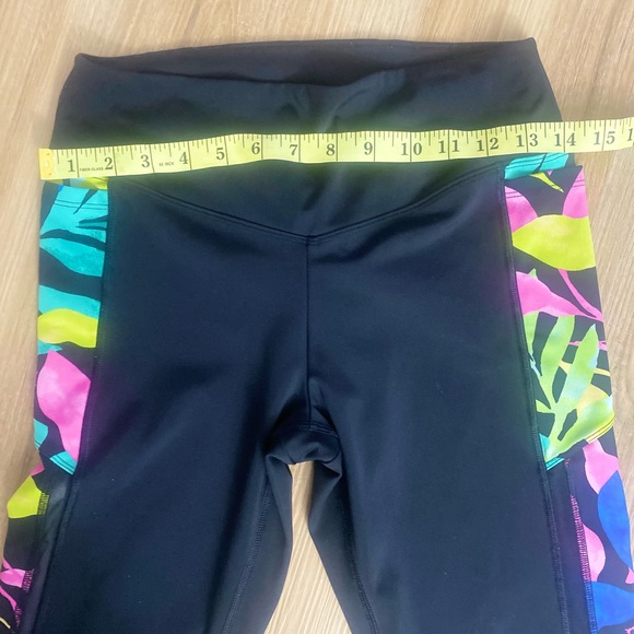 ❤️☀️Pink Victoria Secret Active Yoga Stretch Colorful Black Capris - Picture 5 of 9